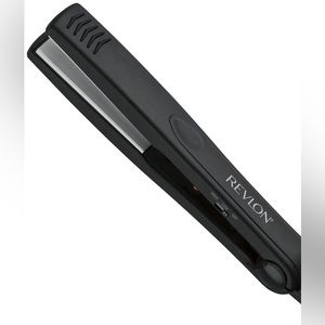 Revlon Essentials Ceramic 1" Flat Iron, Black. Excellent condition.